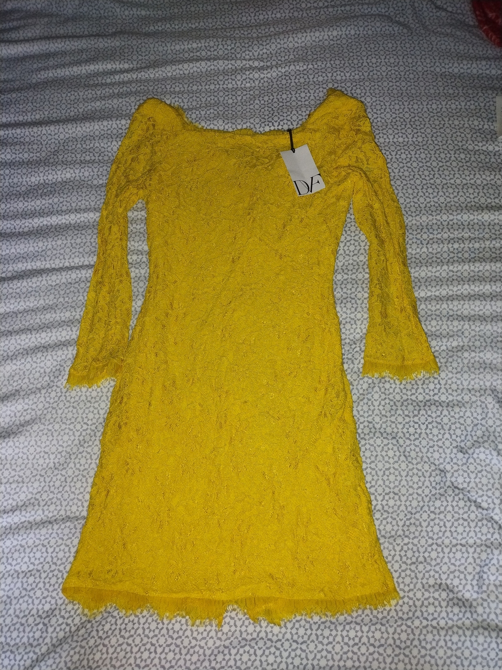 DANIELLE BERNSTEIN Yellow Lace Long-Sleeve Sheath Dress